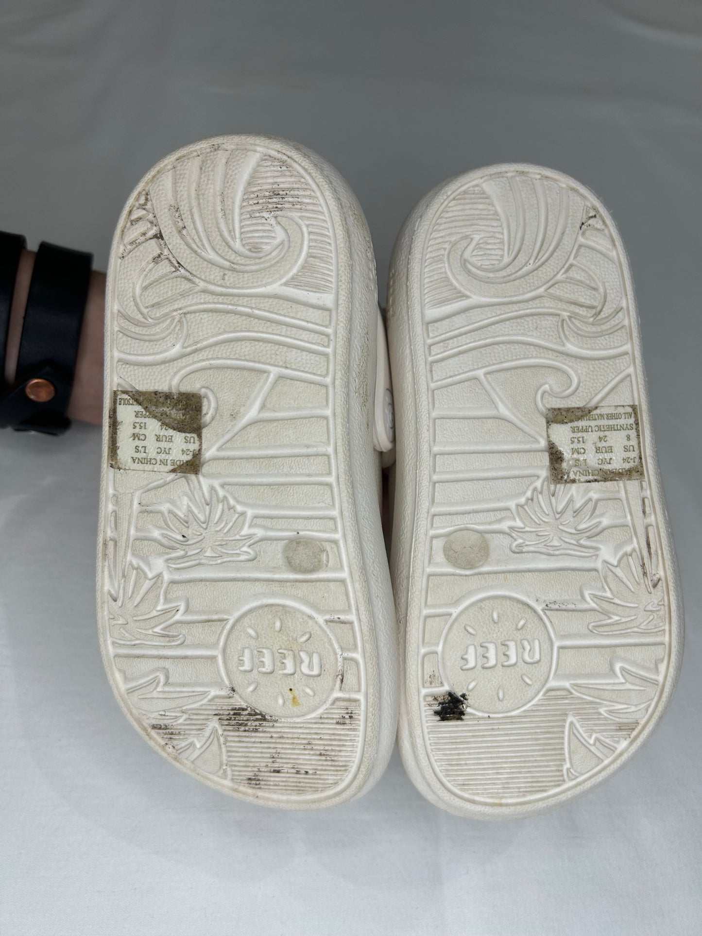 C8 white Reef sandals