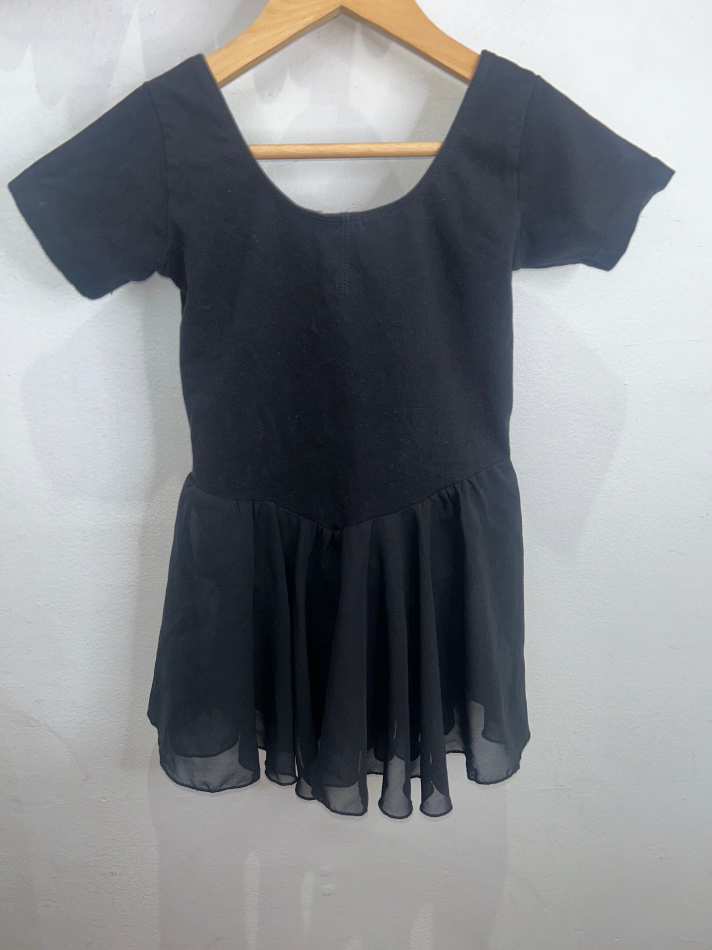 Black leotard with attached skirt 5-6y