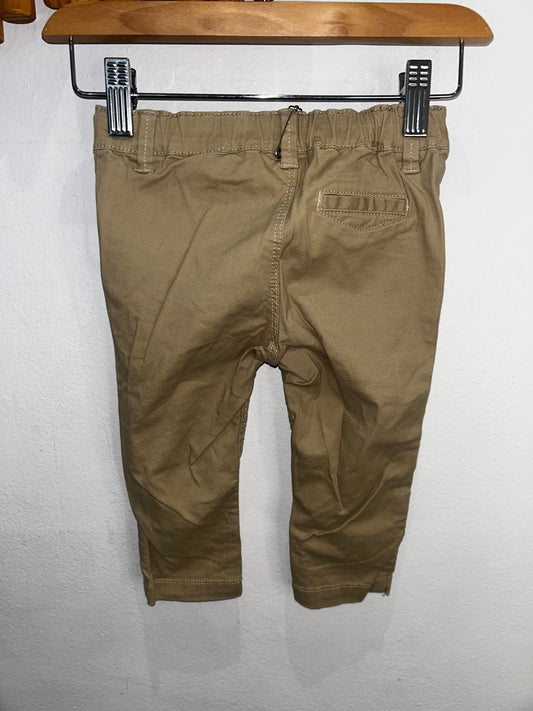 Beige chinos 6-9m