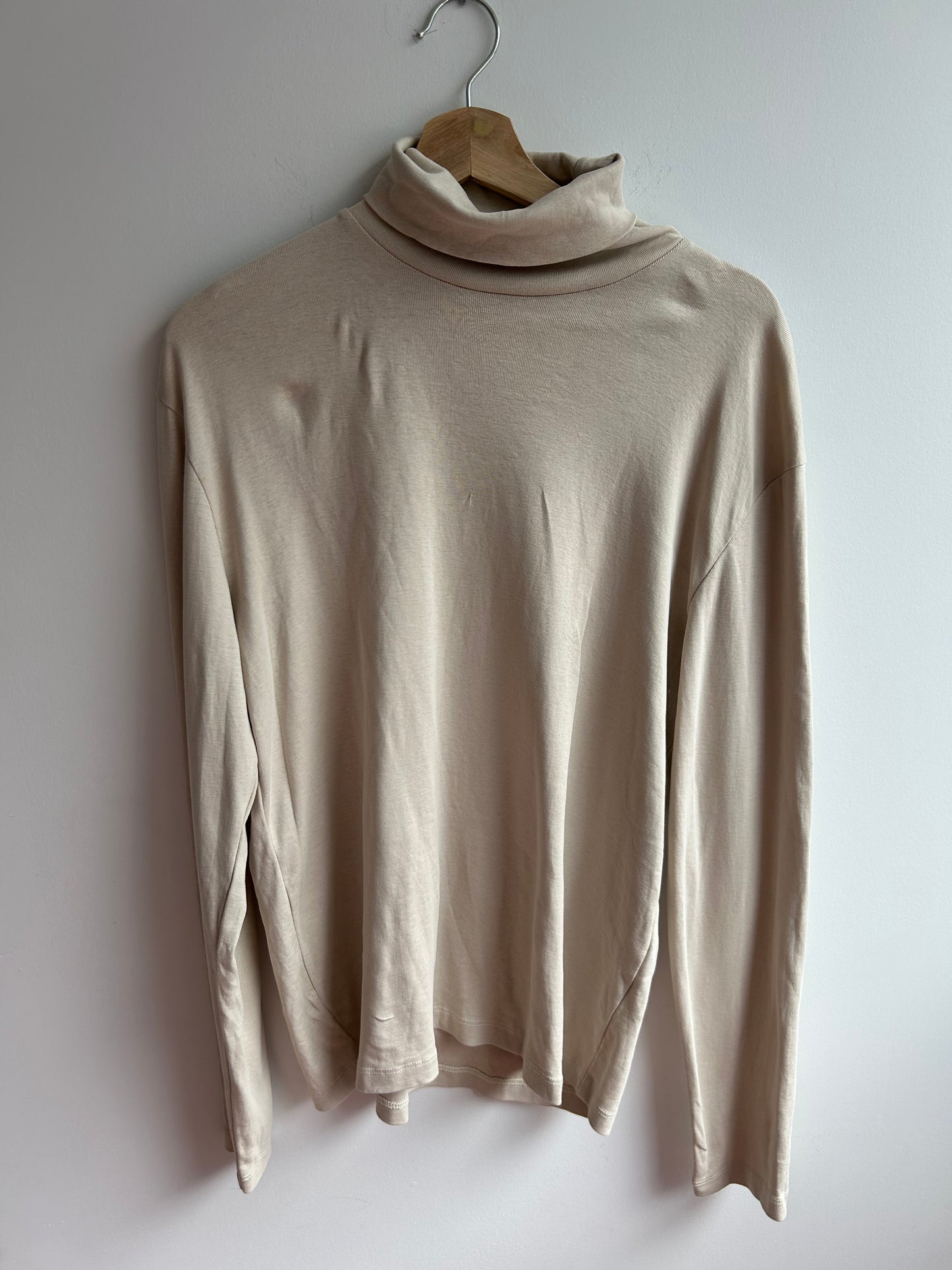 Long sleeve turtleneck in cream M