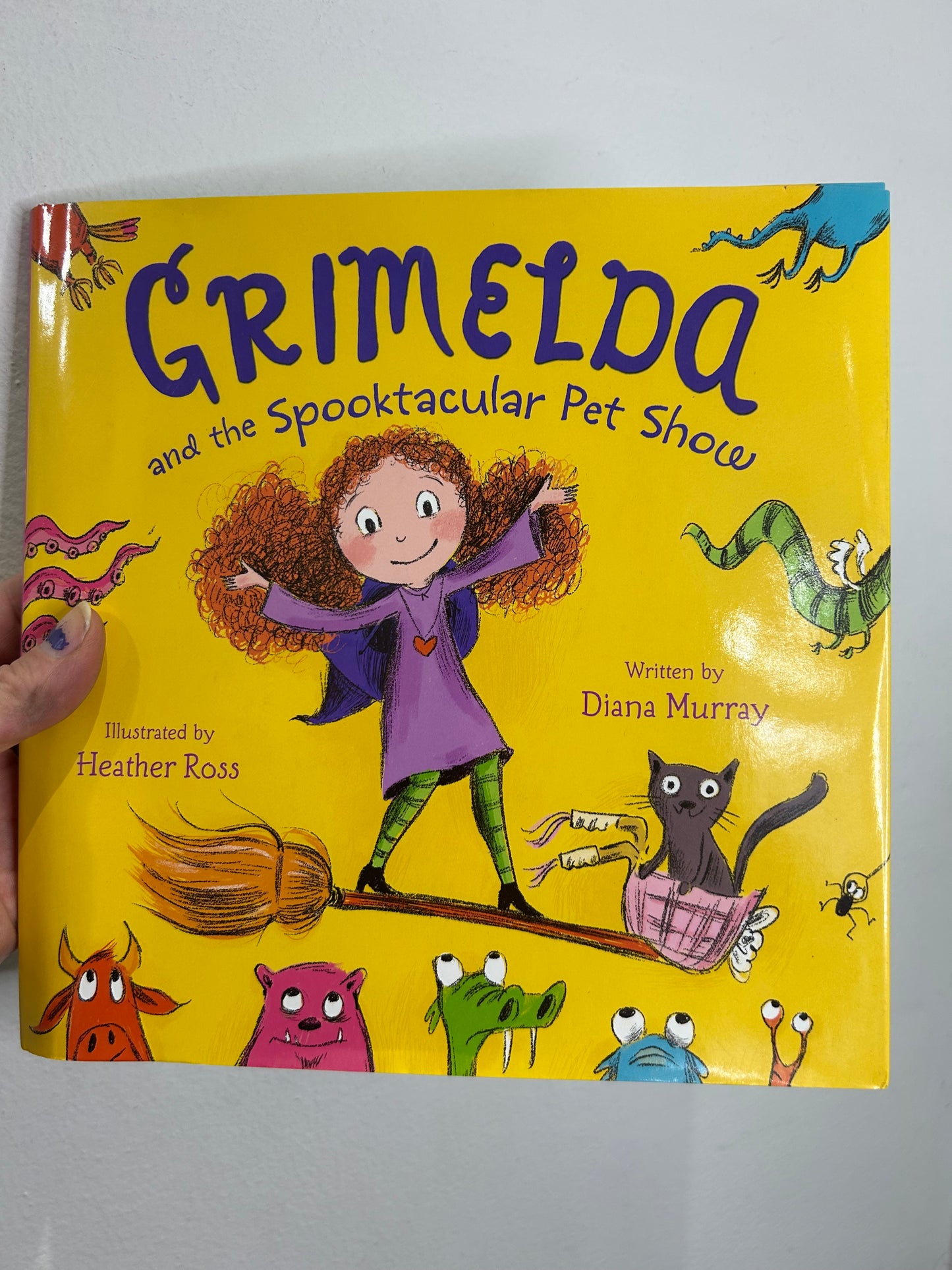 Grimelda and the spooktacular pet show