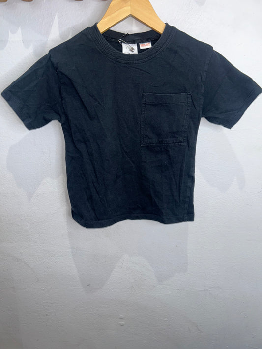 Black tee with pocket 3-4y