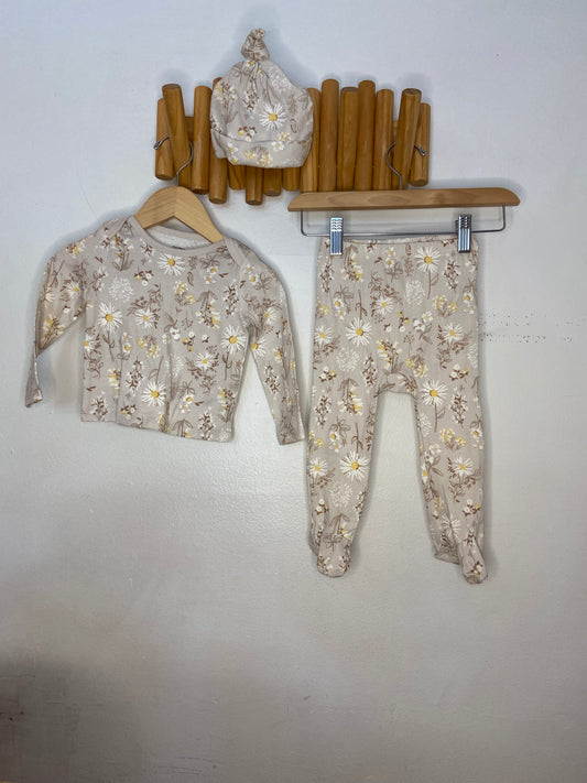 Daisies lounge set 6-9m