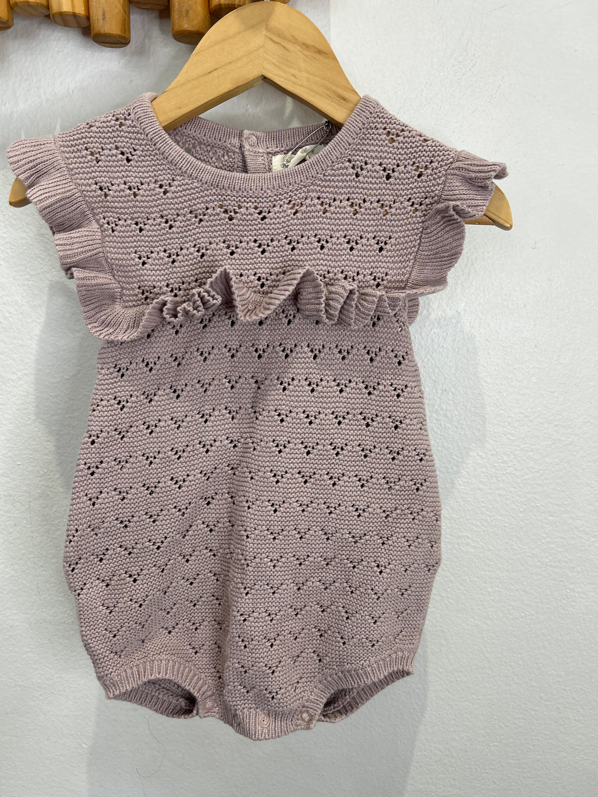 Quincy Mae mauve knit romper 6-12m