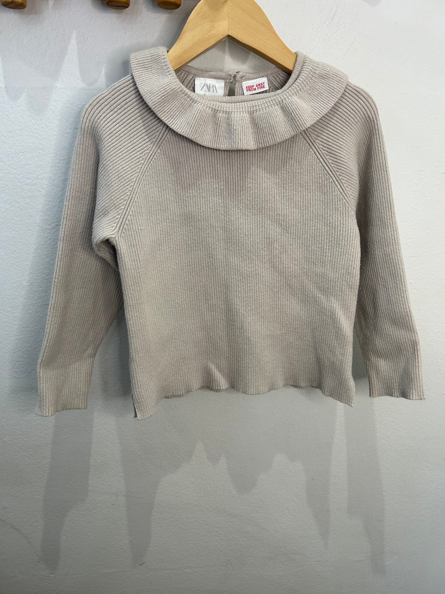 Grey ribbed knit top 4-5y