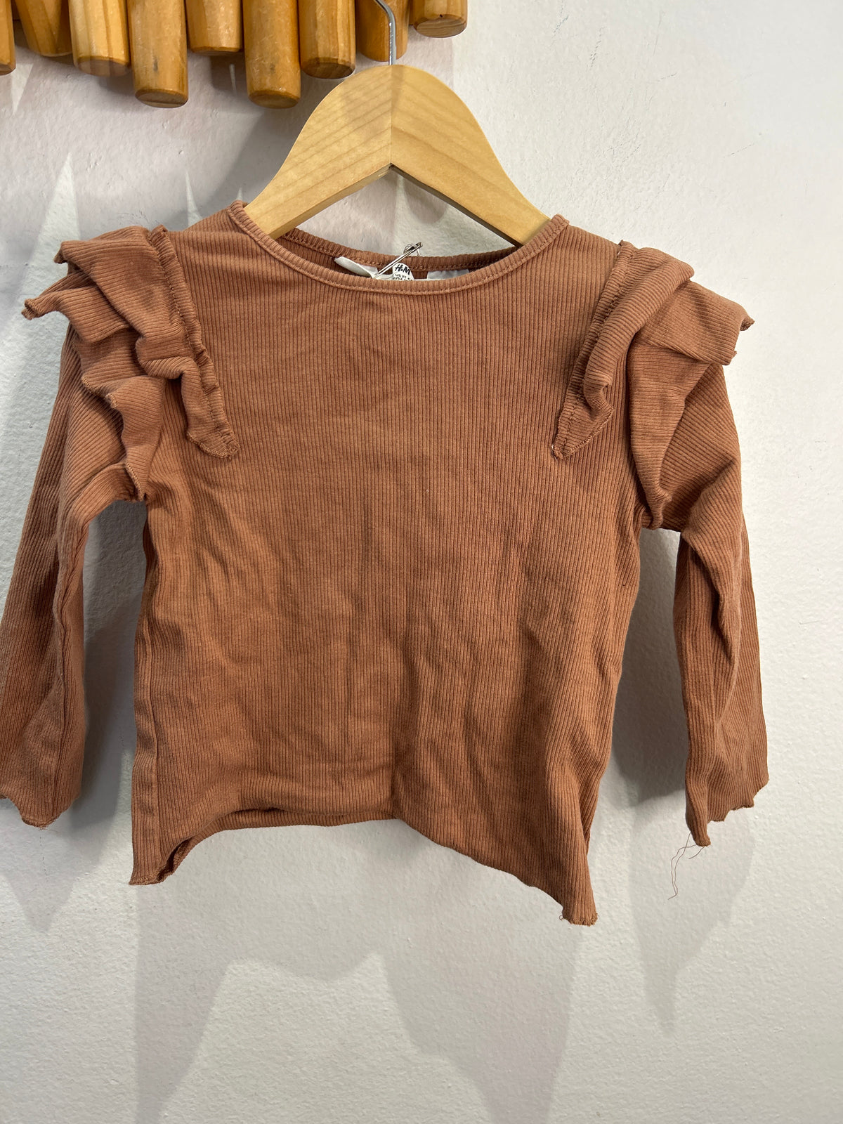 Brown ribbed frilly longsleeve 18-24m