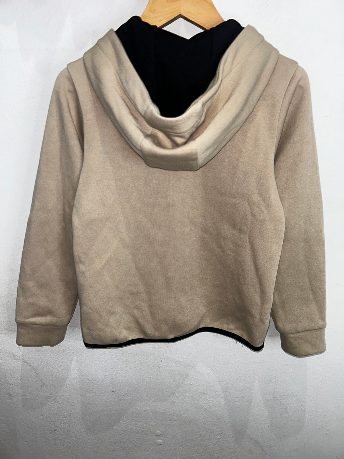 Beige zip-up hoodie 6-7y