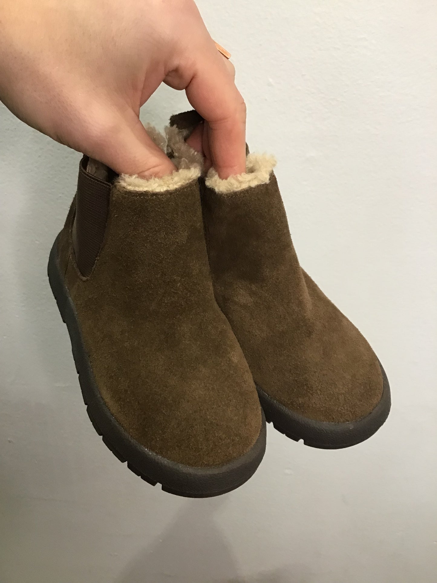 C8 brown lug suede boots