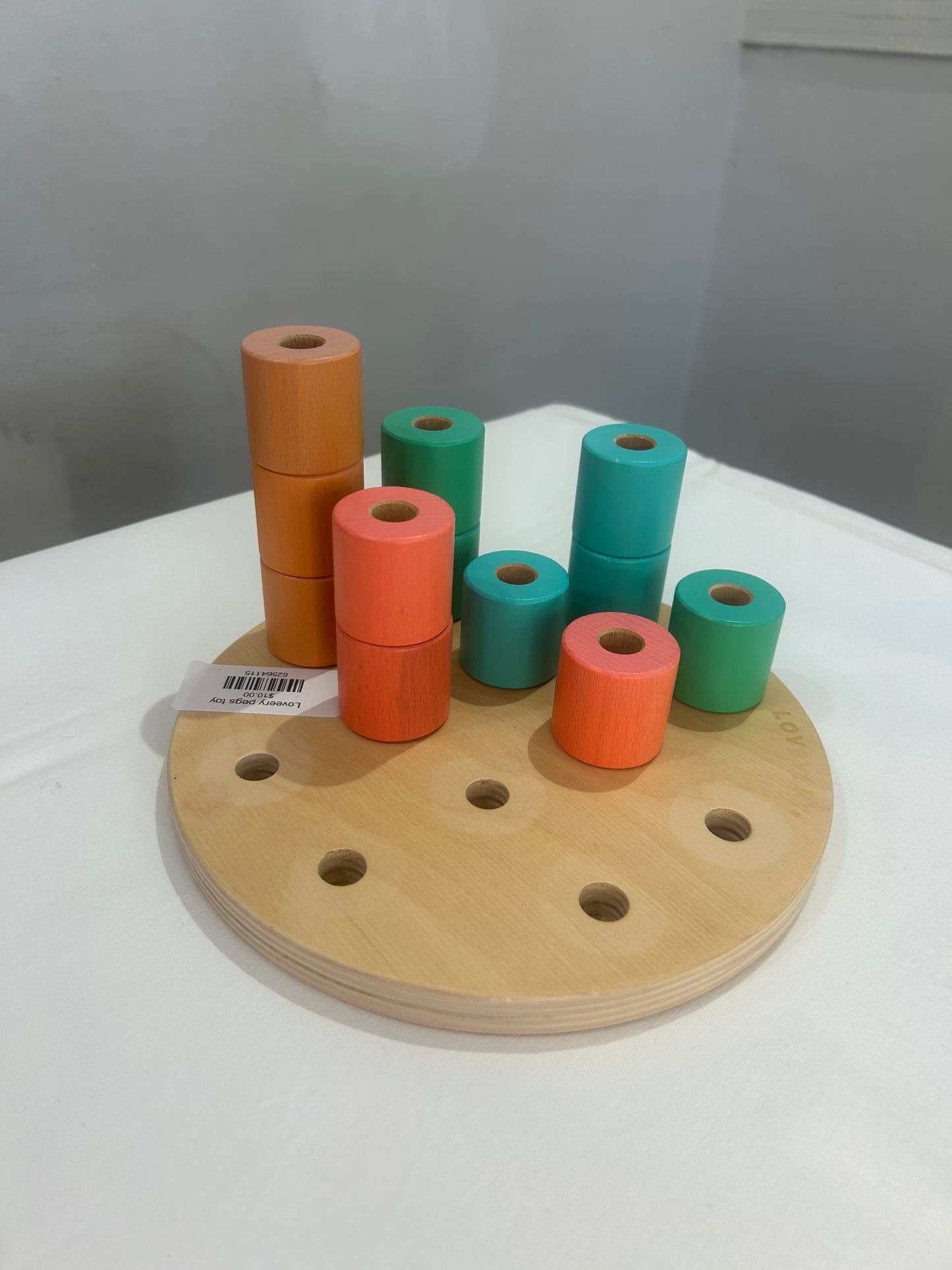 Loveery pegs toy