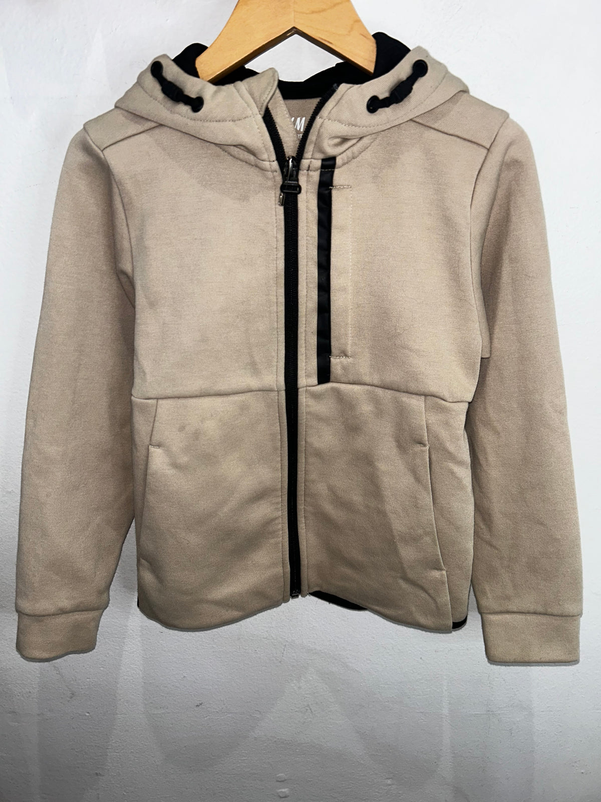 Beige zip-up hoodie 6-7y