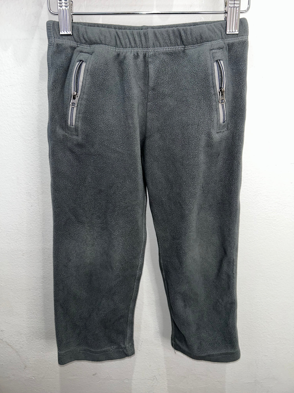 Hannah A grey fleece pants 4y