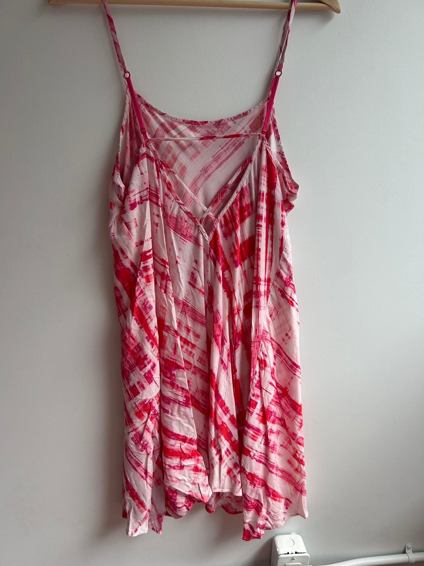 Pink pattern slip dress M