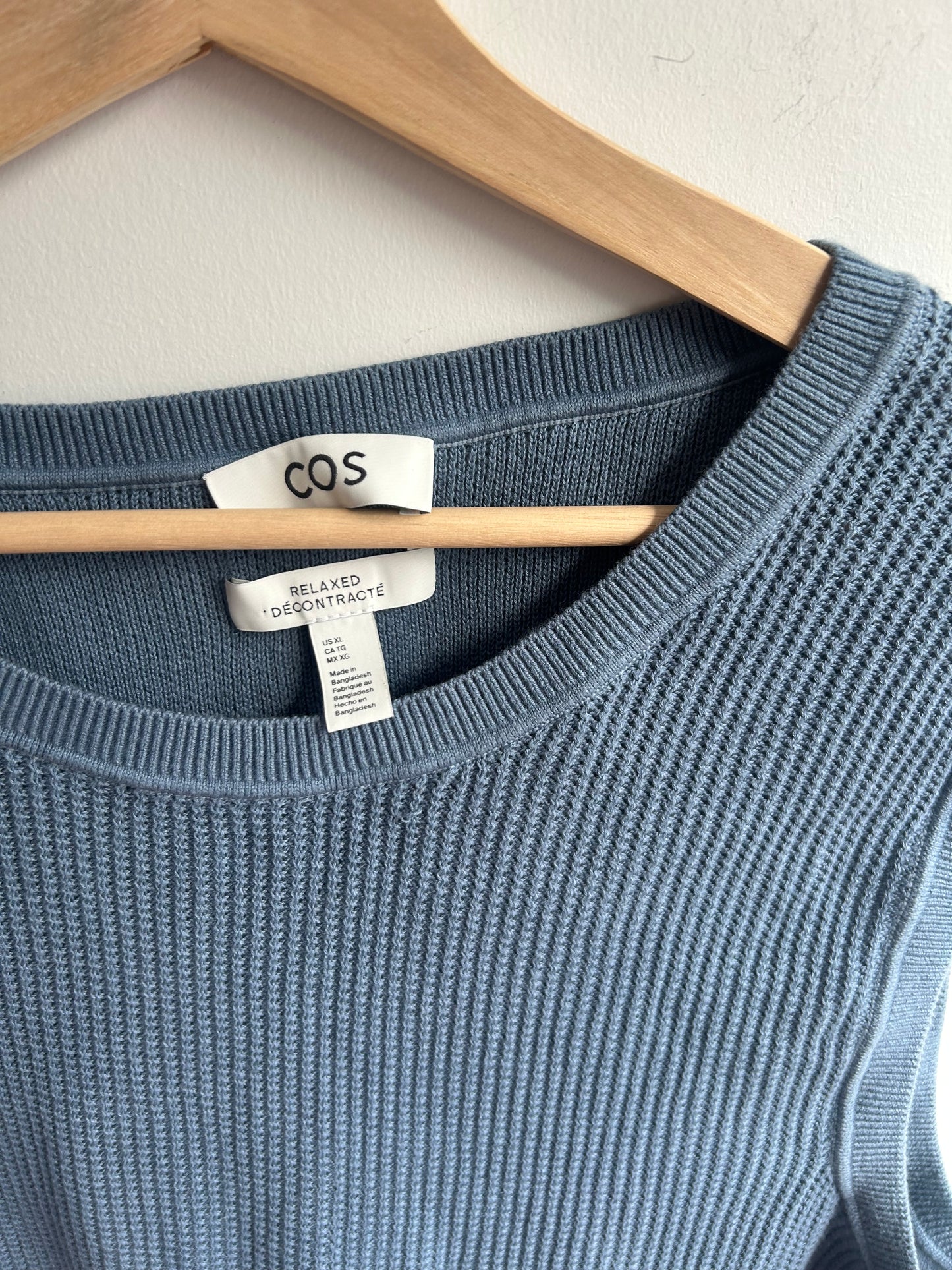 Relaxed blue knit vest XL