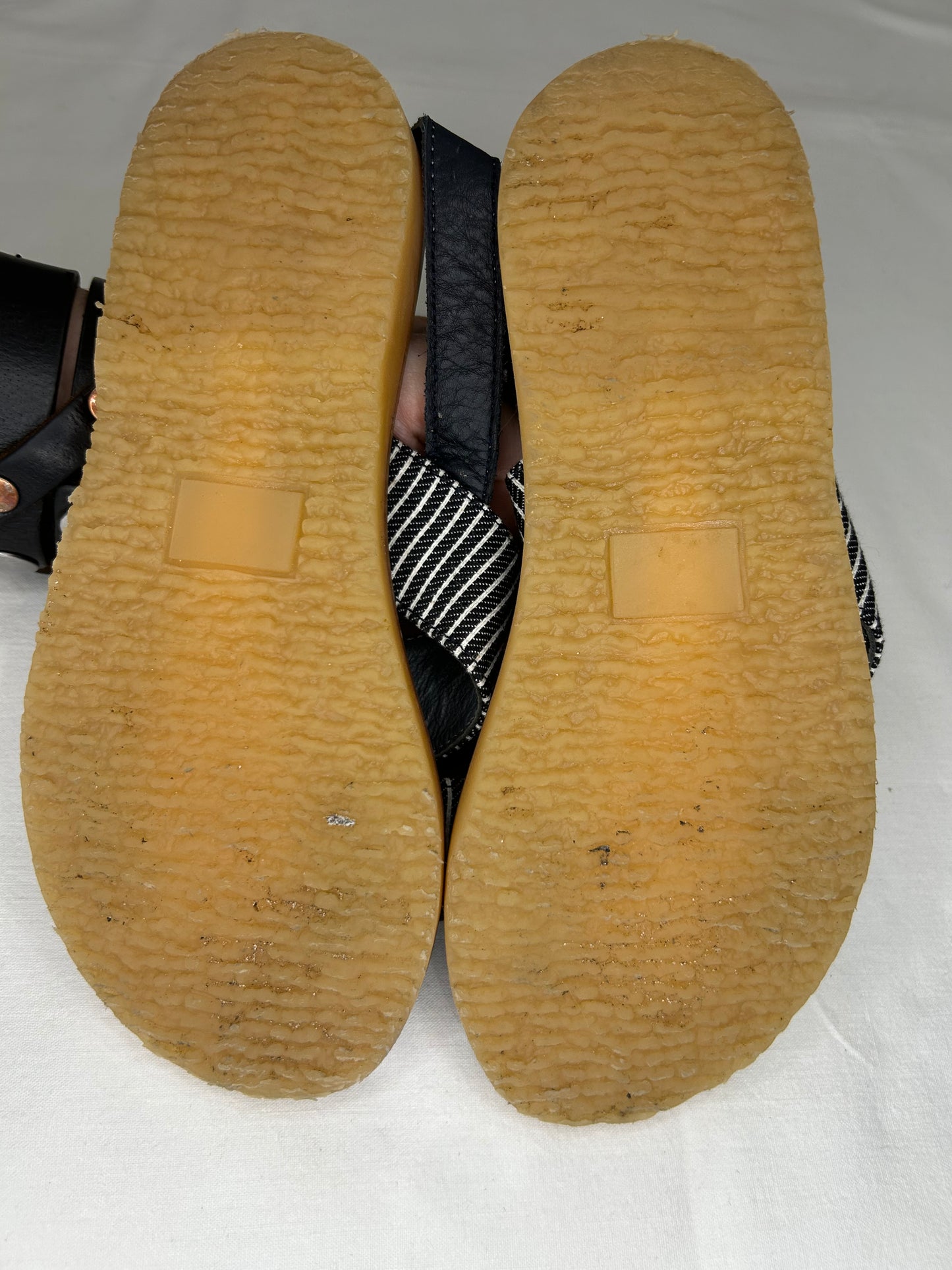 Y1 Bonpoint sandals