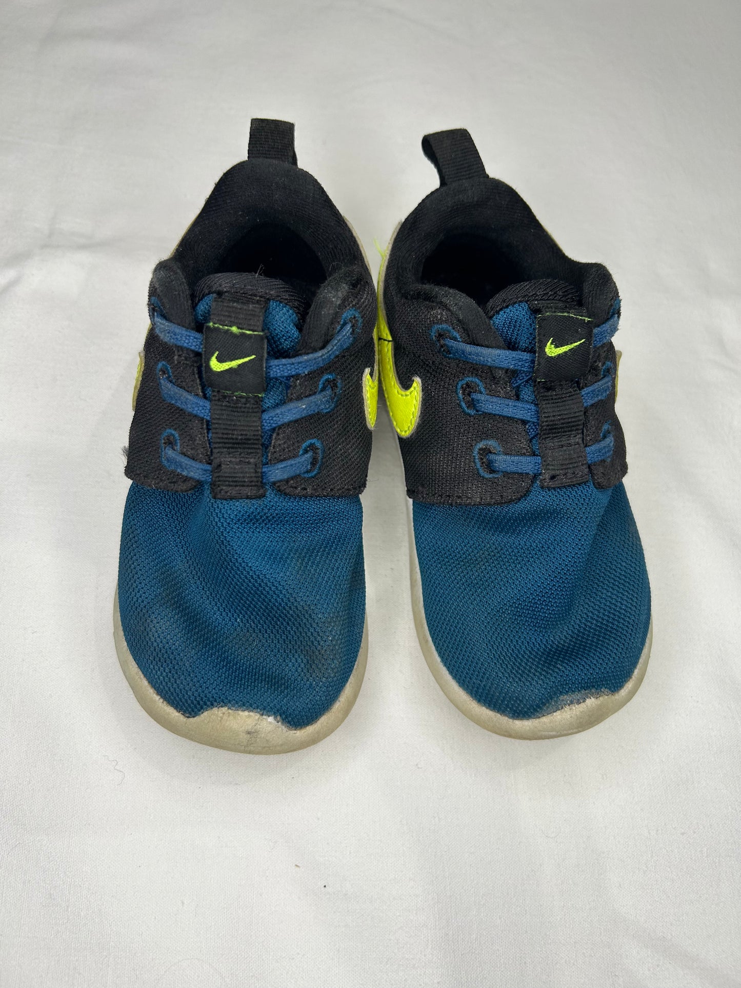 C7 Nike blue runners