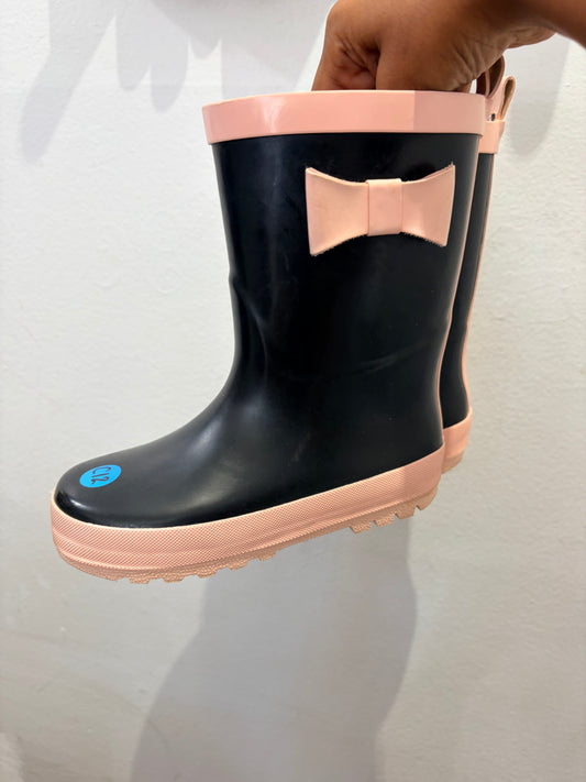 C12 Black and Pink rainboots