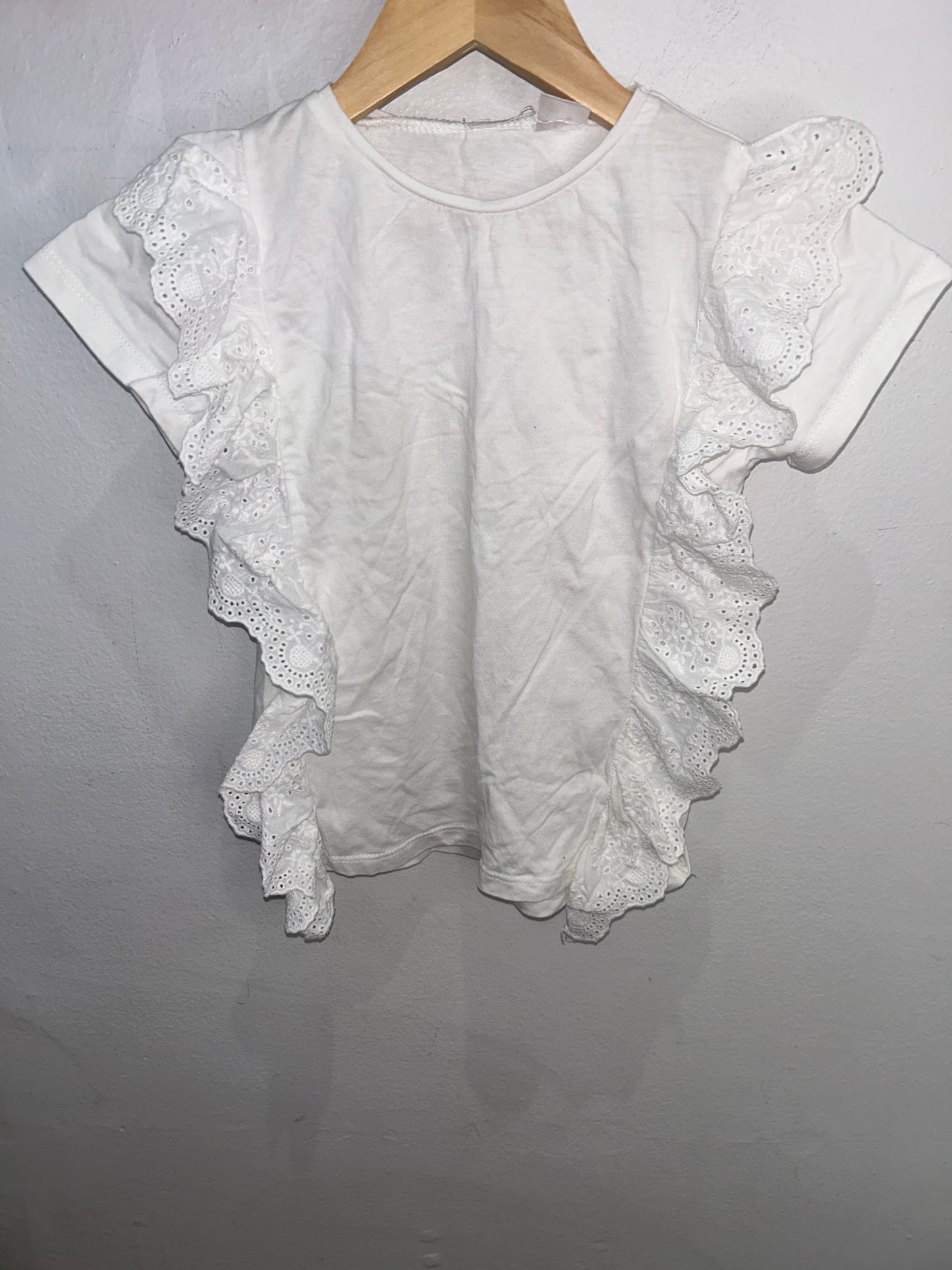 White eyelet frills tee 3-4y