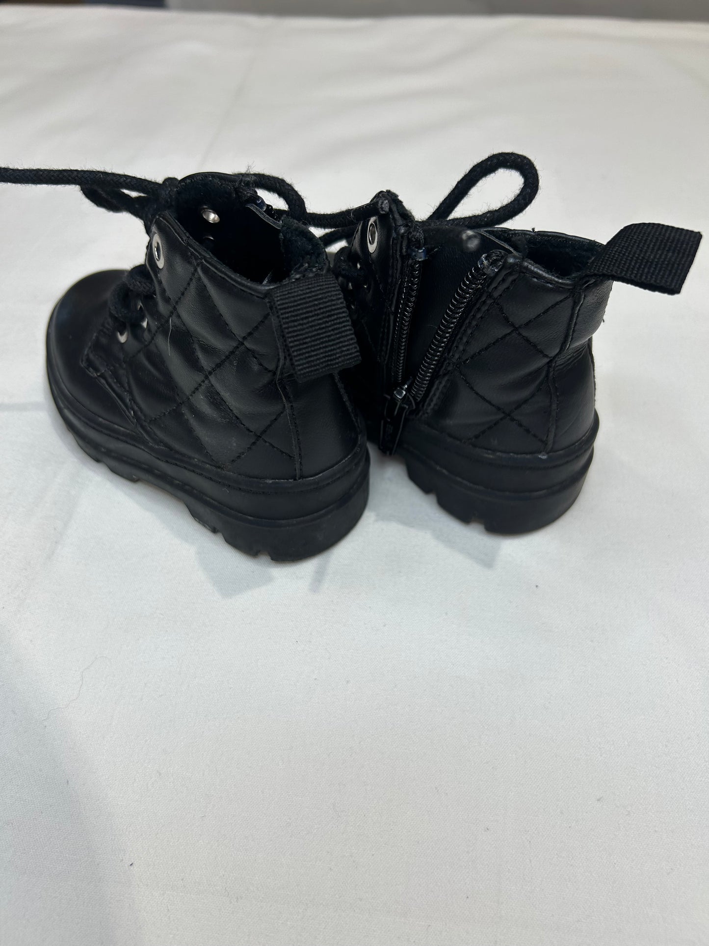 C4-5 quilted boots