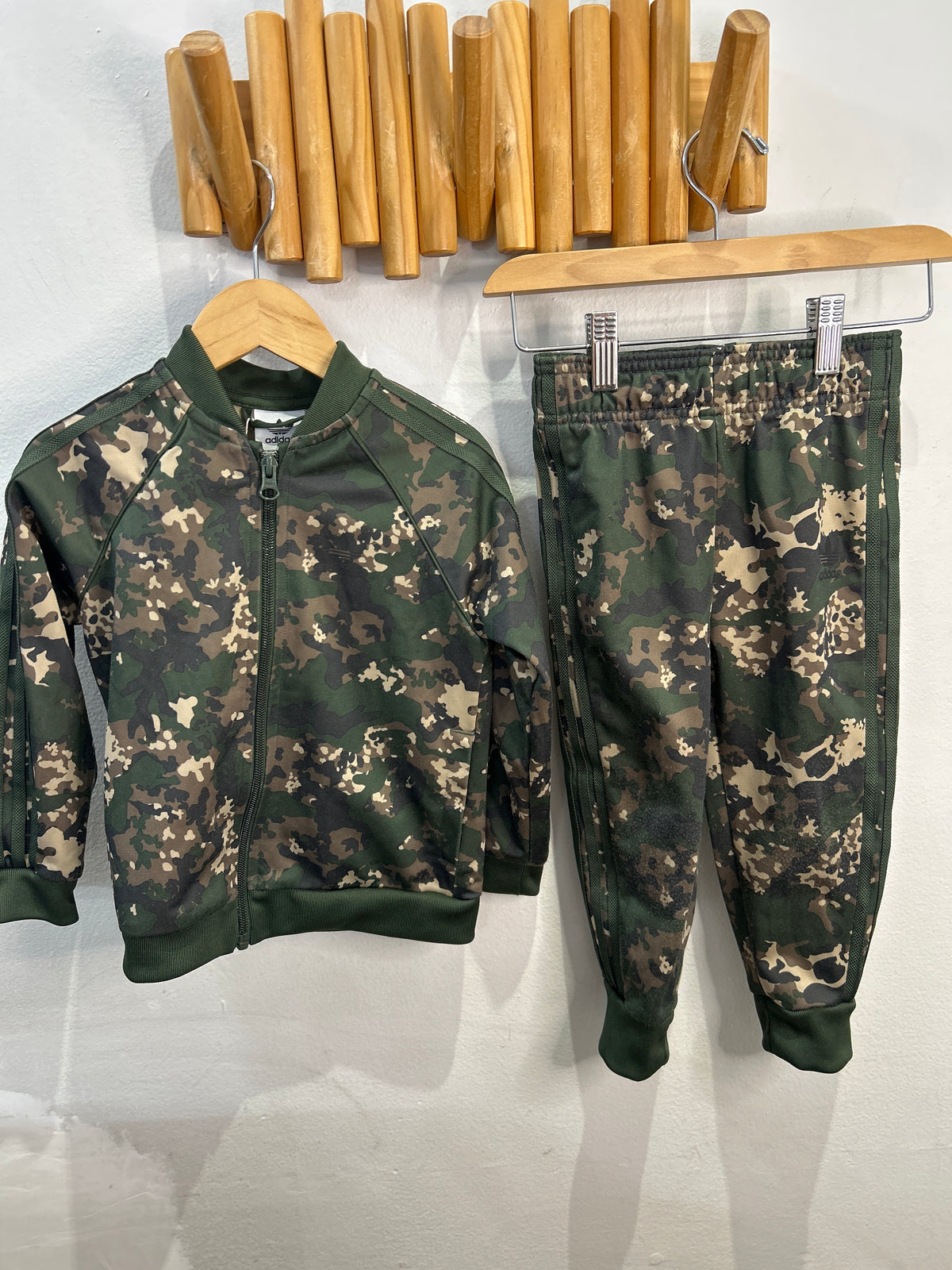 Adidas camo jogger set 3y