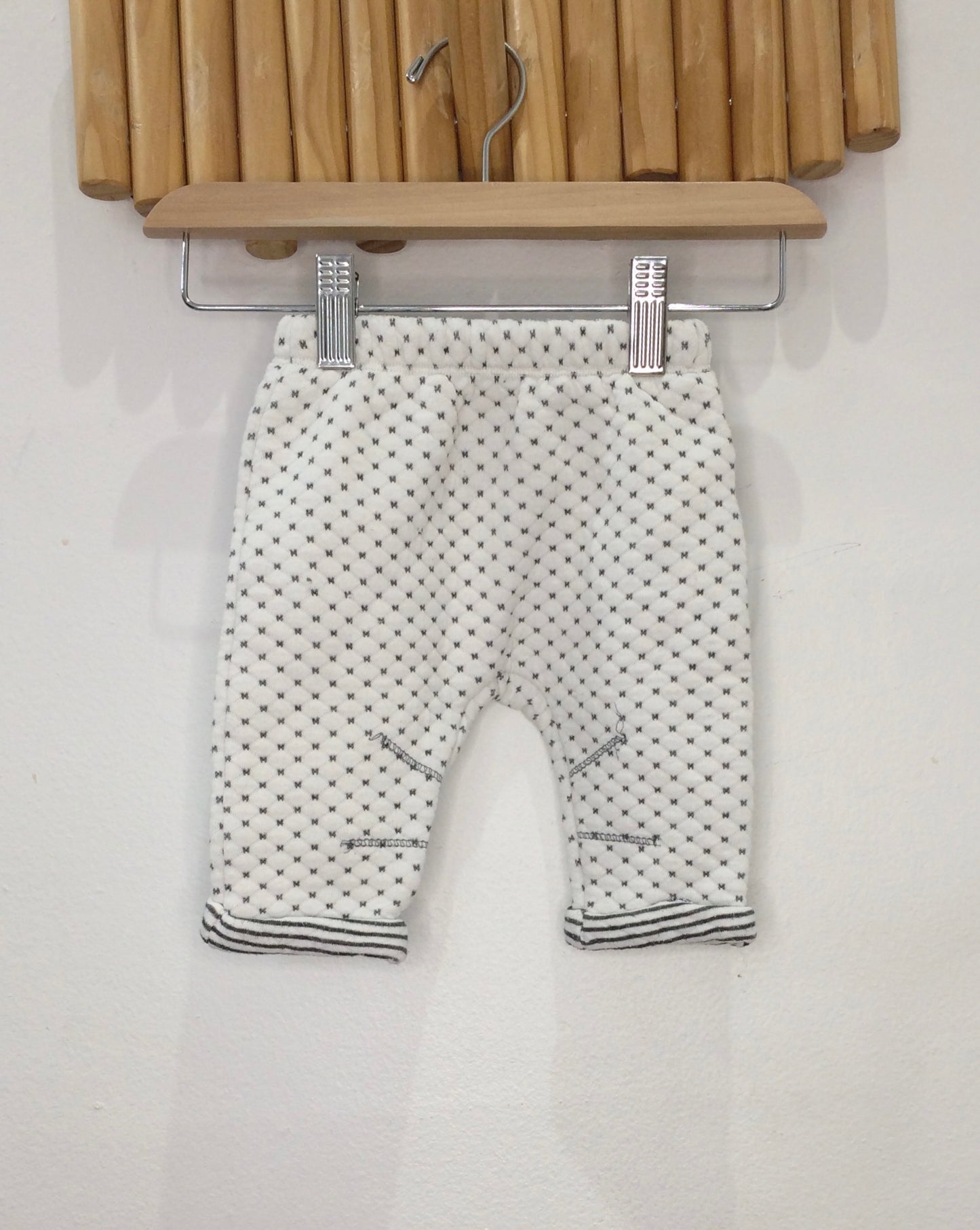 Quilted dots pant - newborn