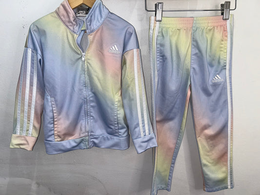Pastel activewear set 4y