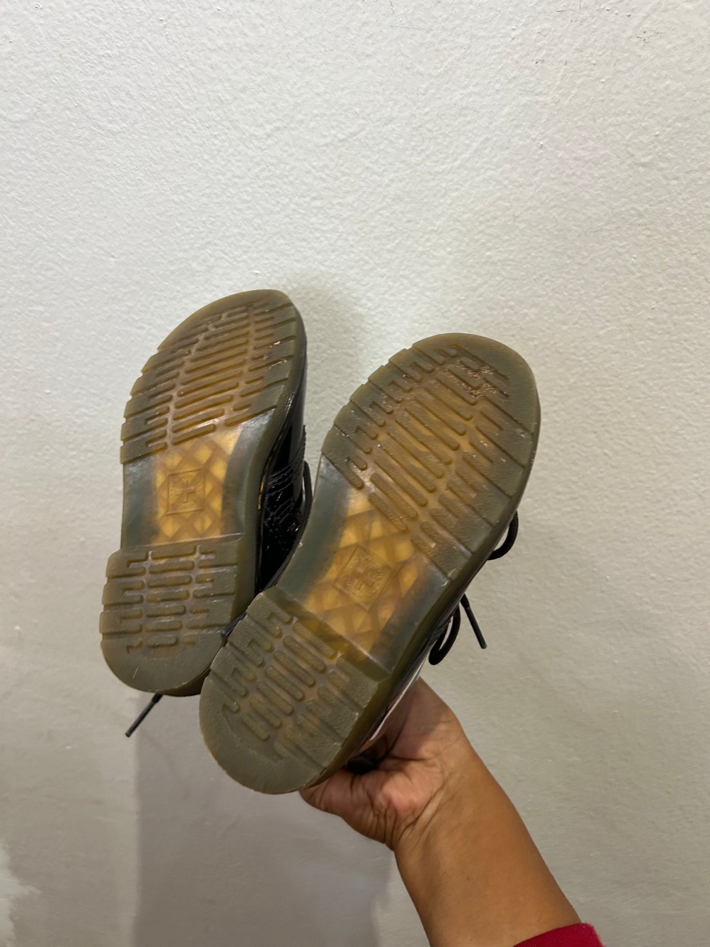 C6 brown Converse boots