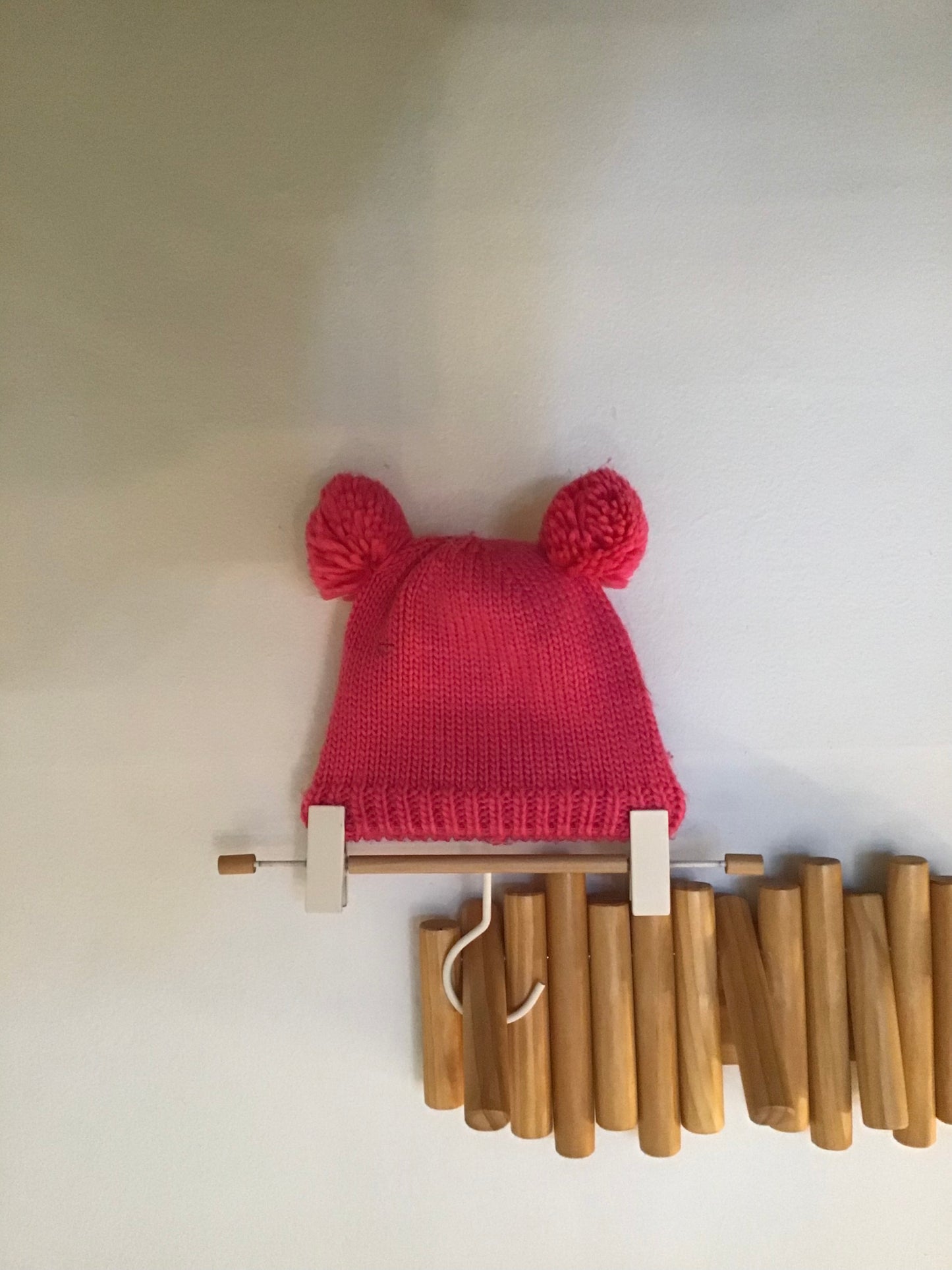Hot pink double pom hat 2-4y
