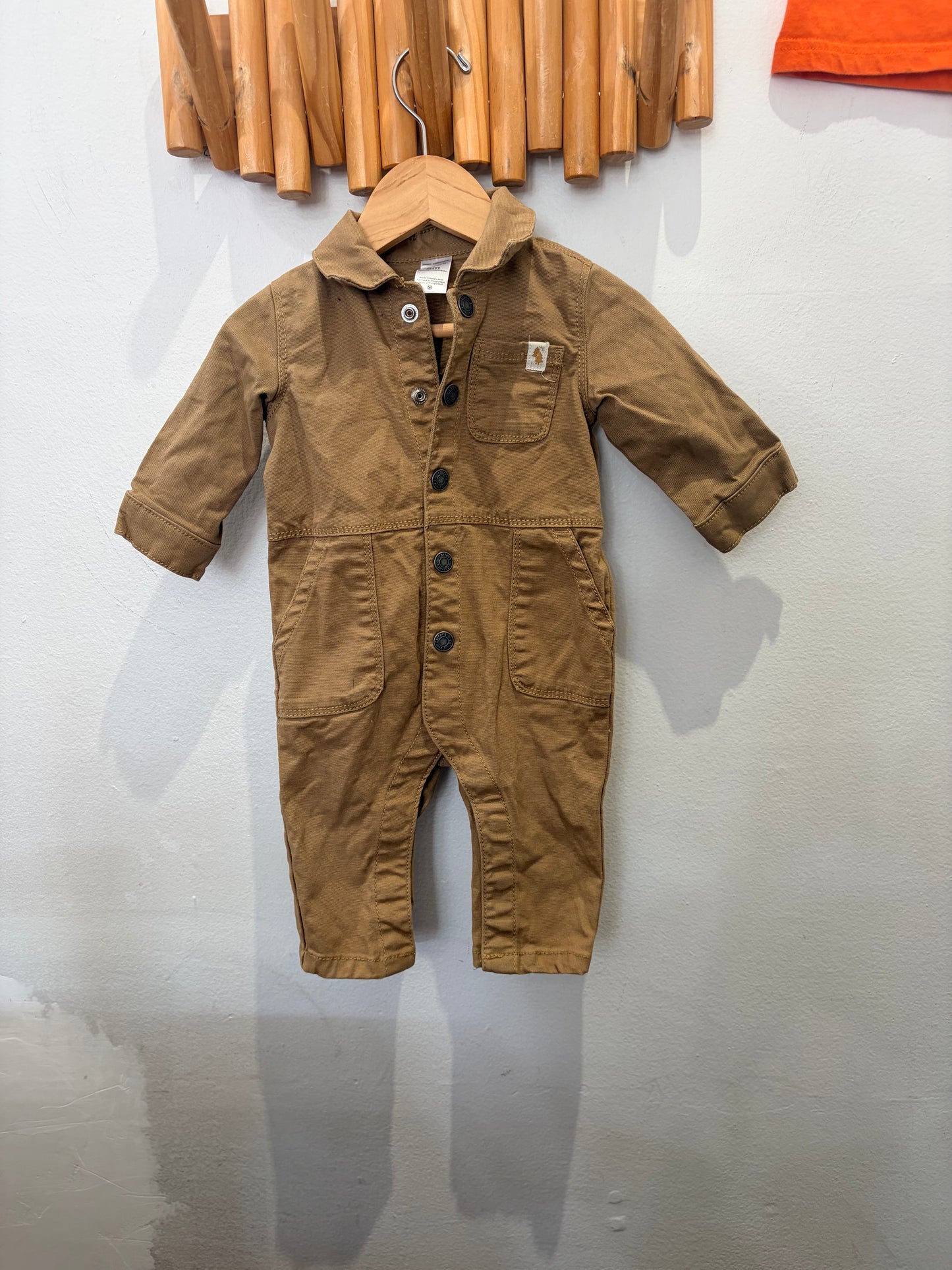 Beige coveralls 6m