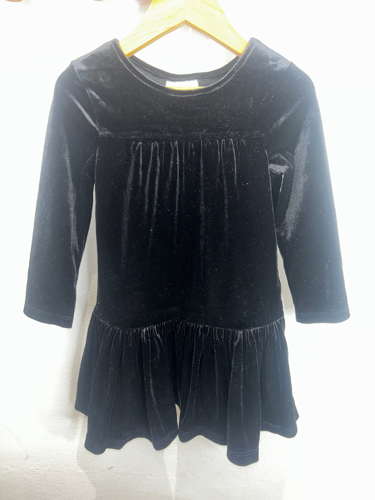 Black velvet dress 2y