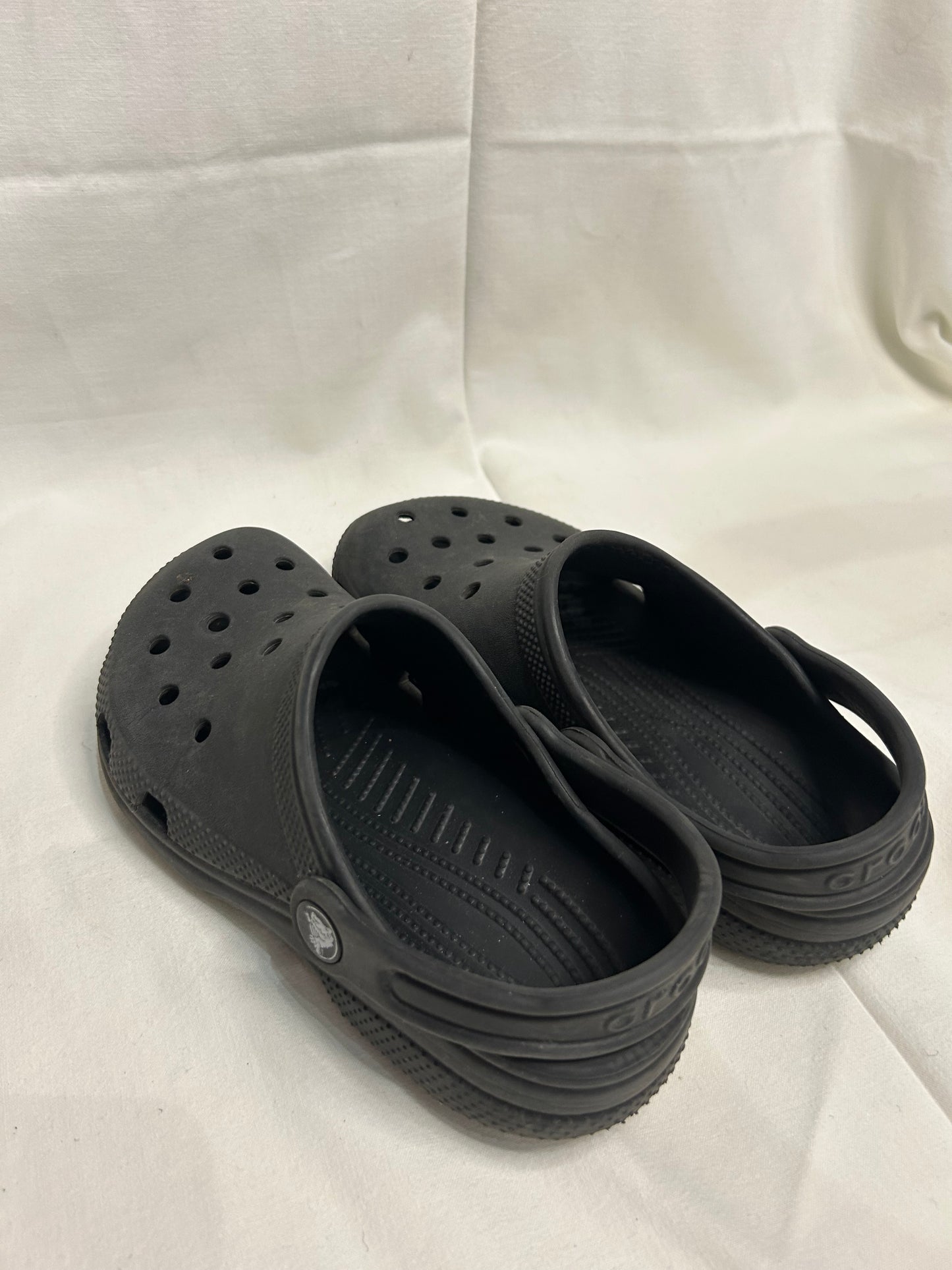 Y2 black Crocs B