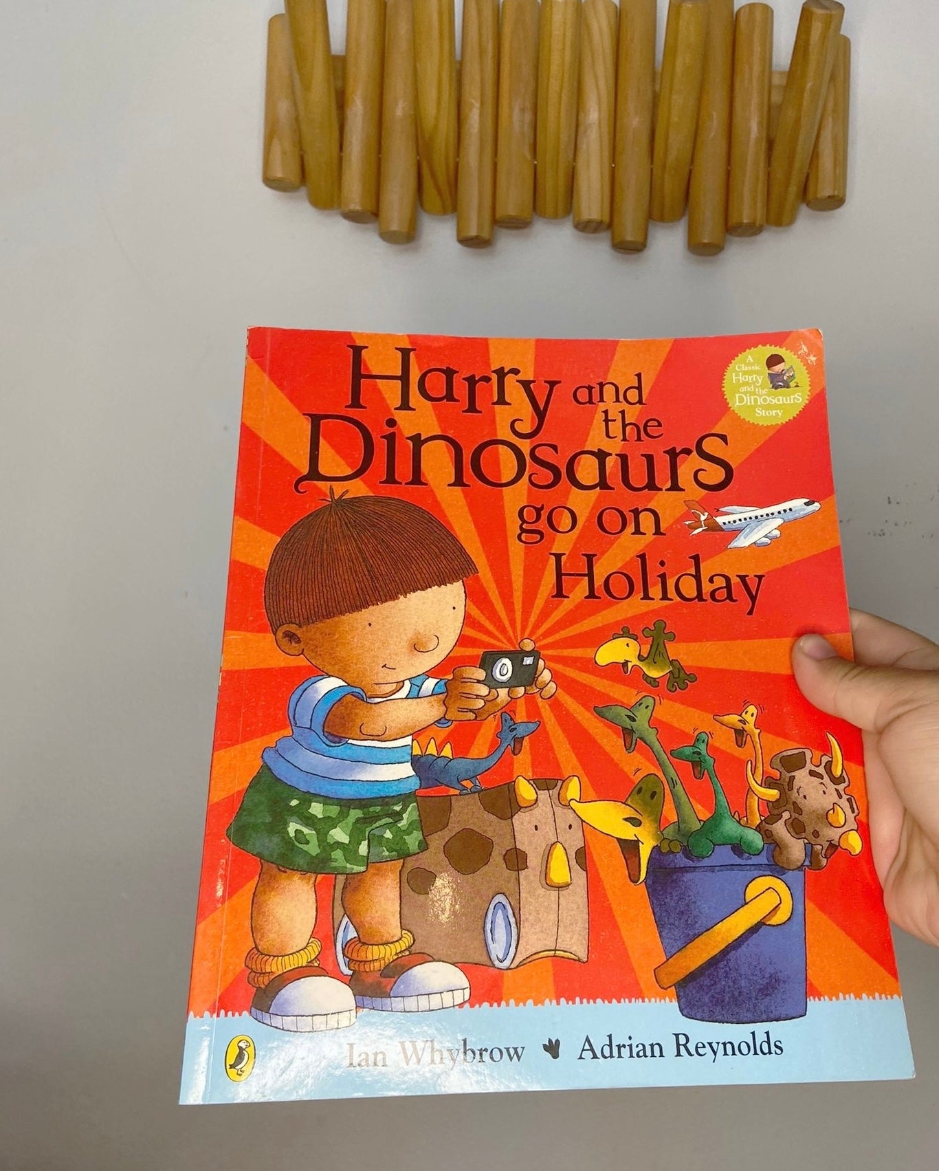 Harry & the dinosaurs go on holiday