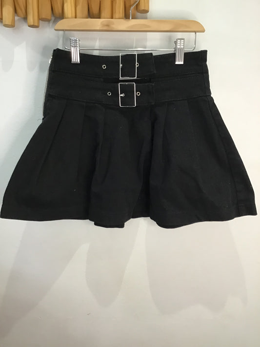 Black pleat skirt 12y
