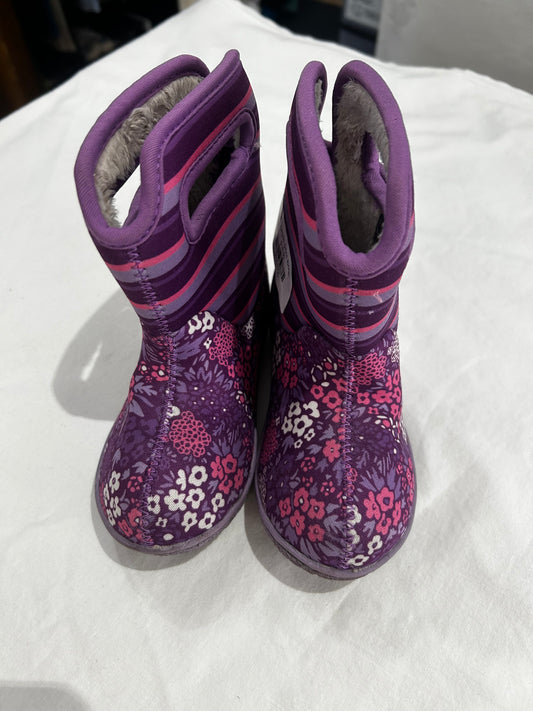 C8 purple print Bogs