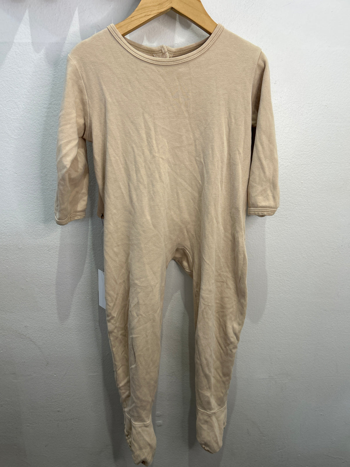 Beige sleeper 3y
