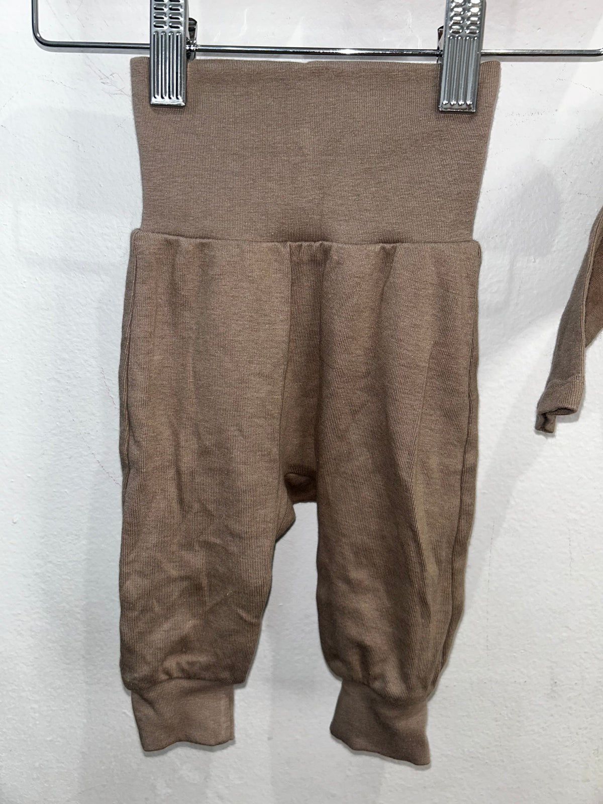 Brown onesie set 1-2m