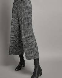 Knit extra wide culotte size 6