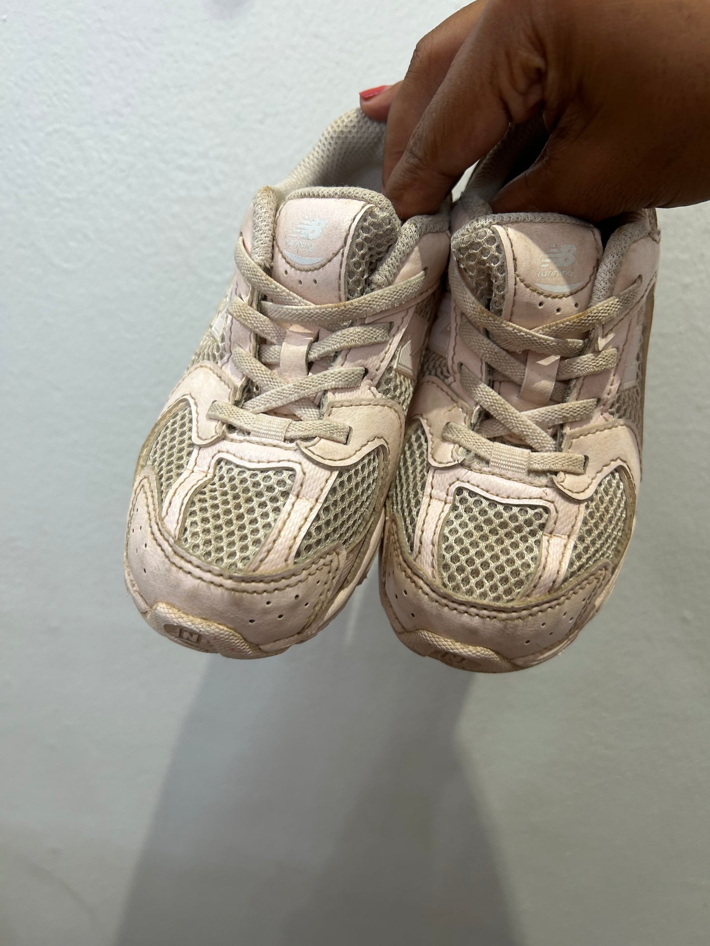 C9.5 New Balance dad shoes