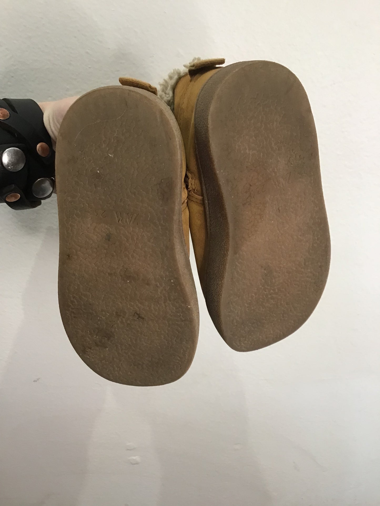 C7 Zara short brown boots