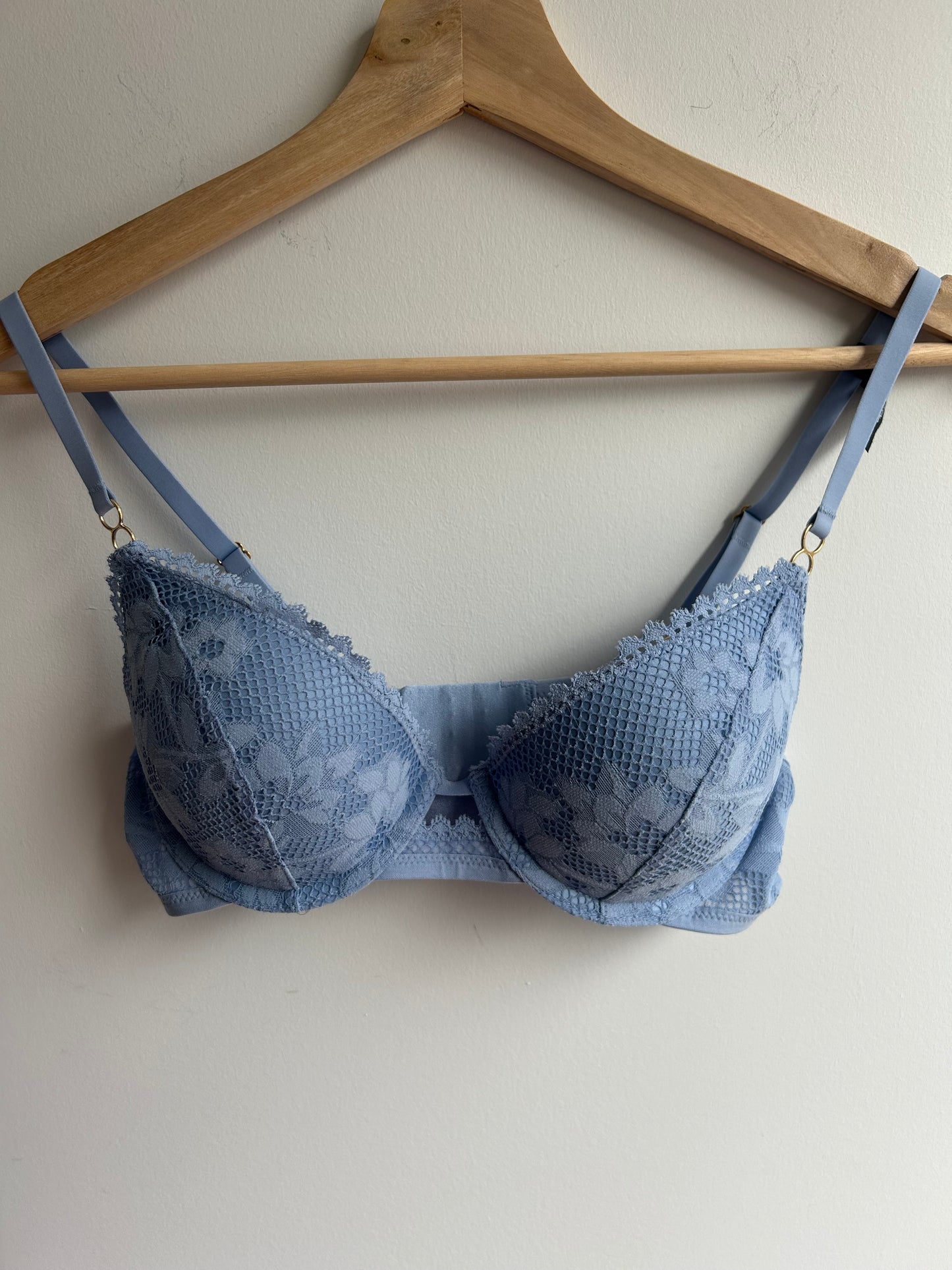 Light blue plunge lace bra 34B NEW