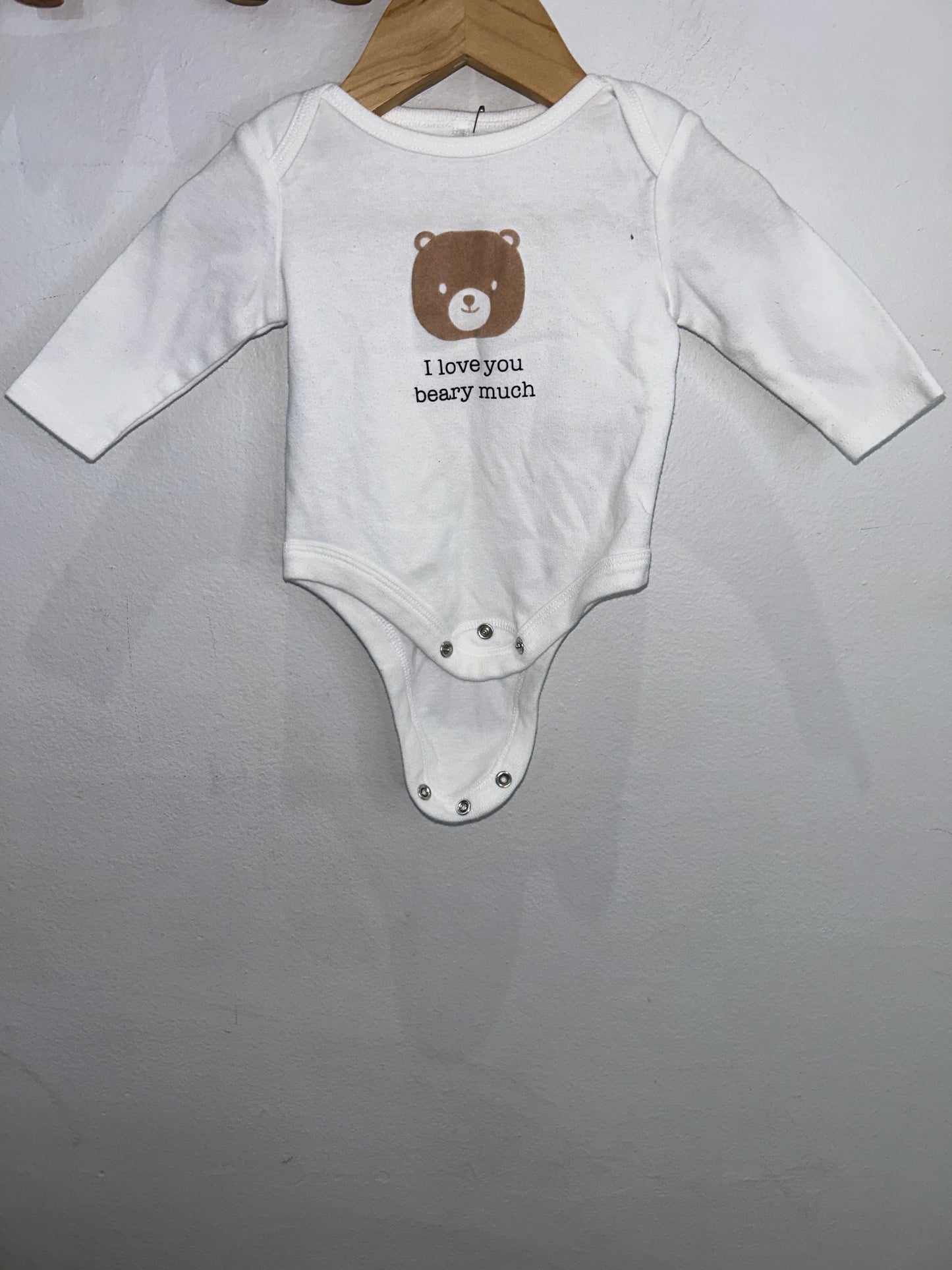 Beary love onesie 0-3m