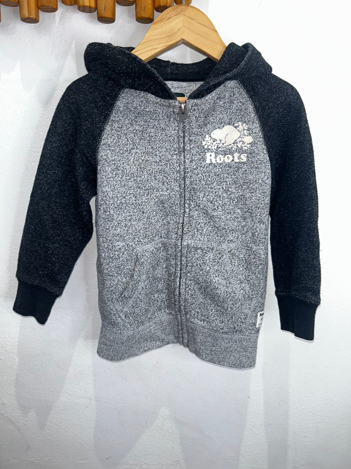 Roots salt and pepper sweatshirt 3y
