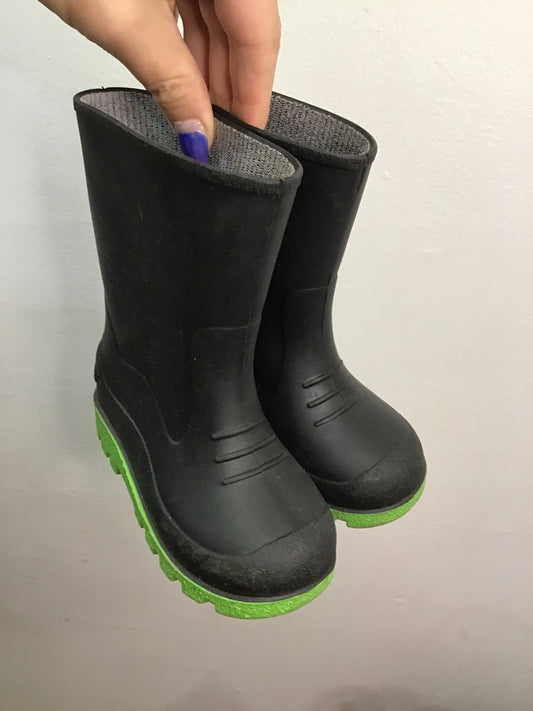 C8 black rainboots green trim B