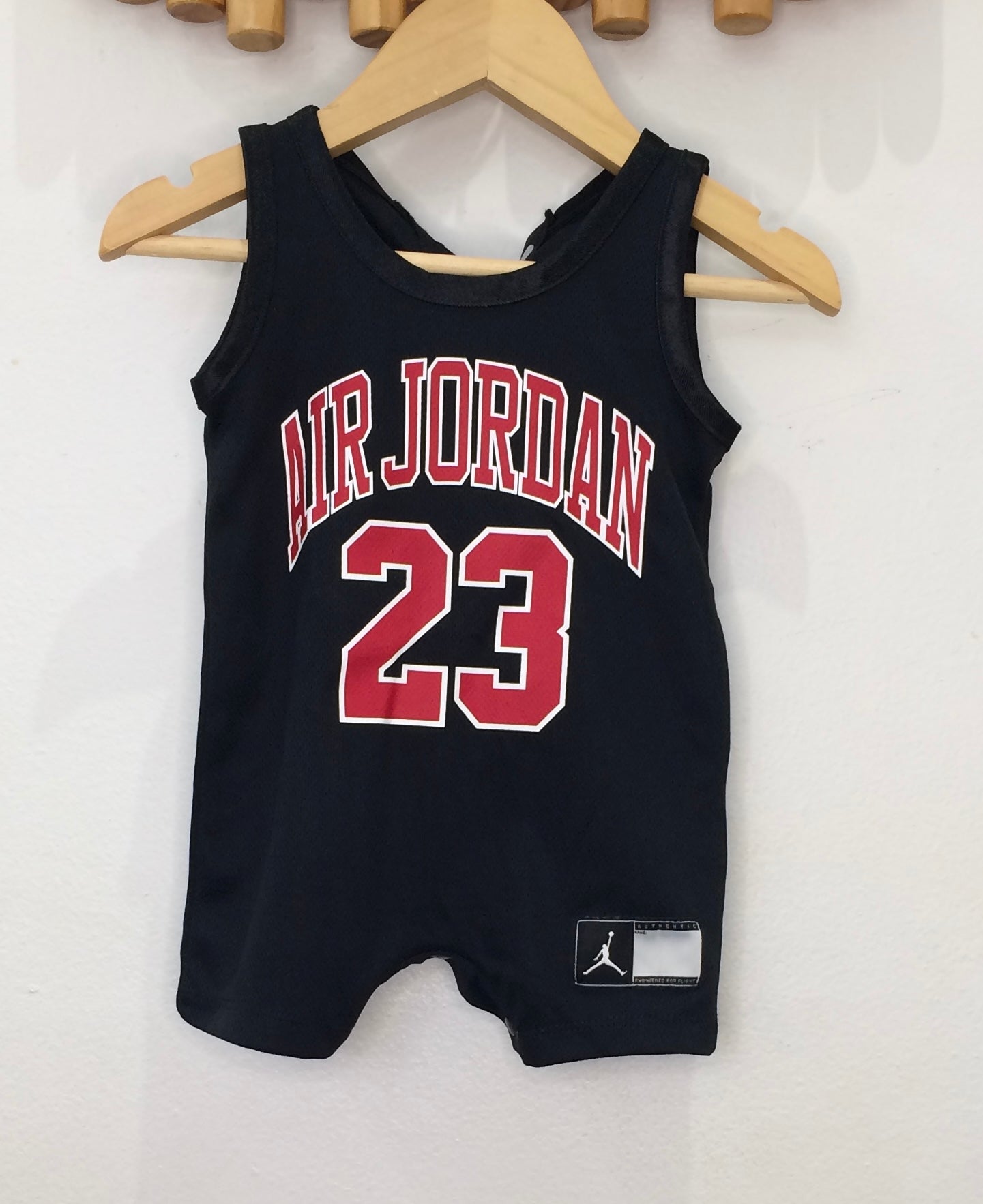 Jordan shorty romper 0-3m