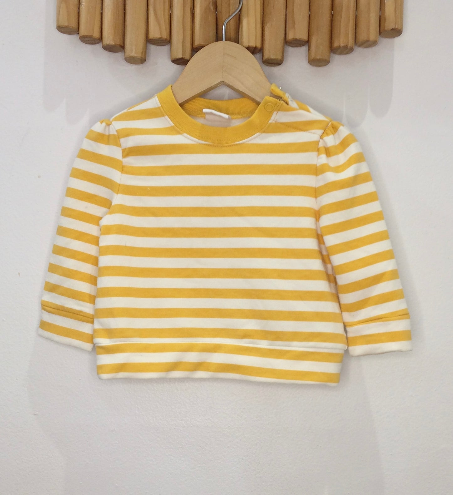 Yellow stripes pullover 12m