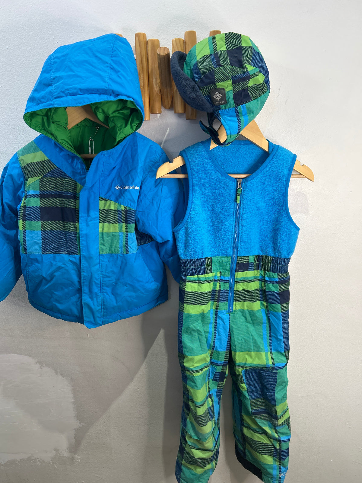 Columbia three piece snowsuit 4-5y