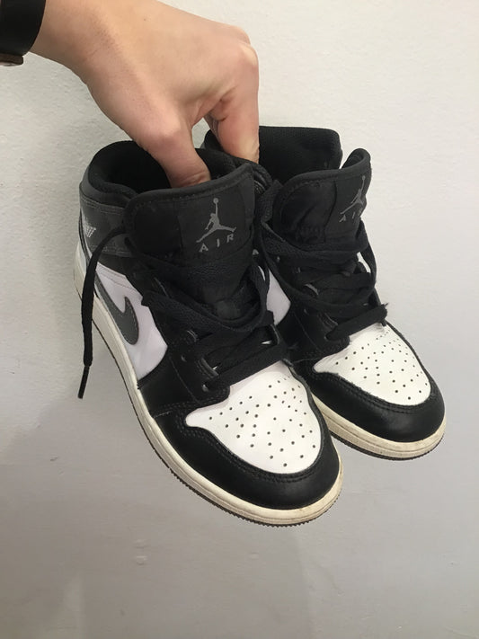 Y4 Jordan hightops