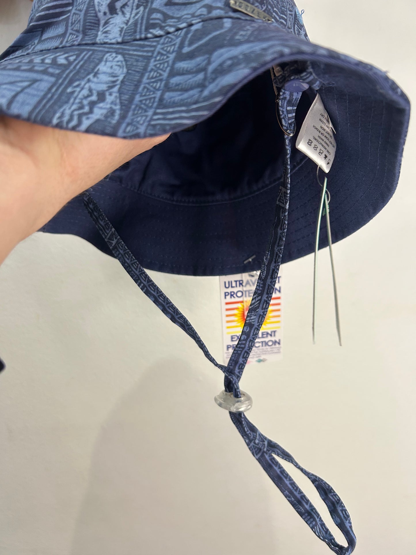 Dozer reversible bucket hat 2-5y NEW