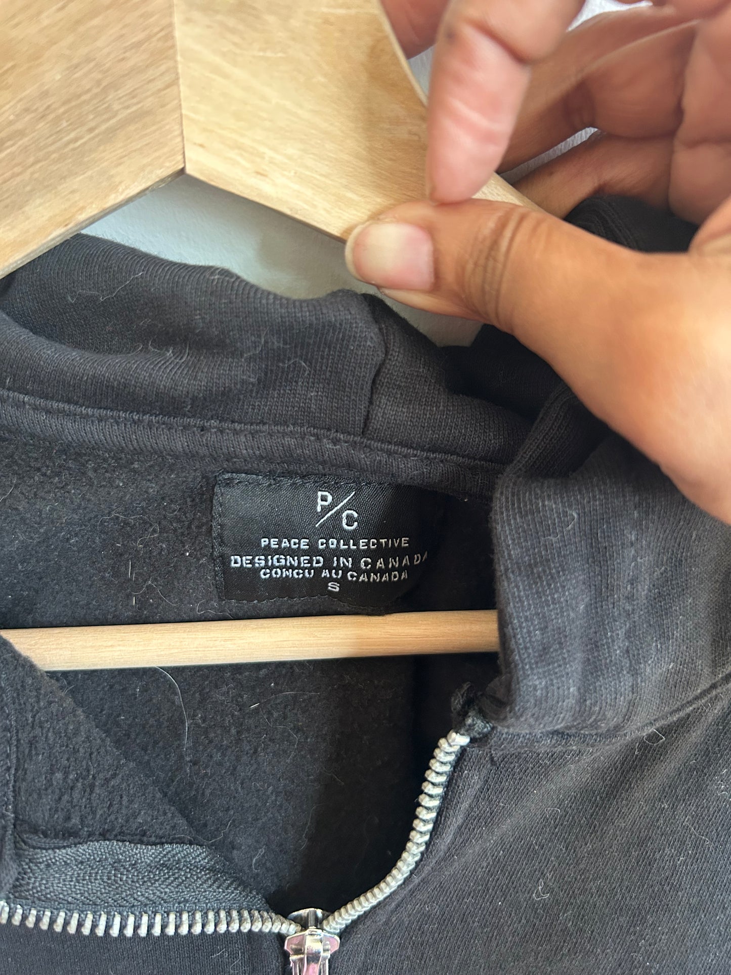 Cropped black sweatshirt S