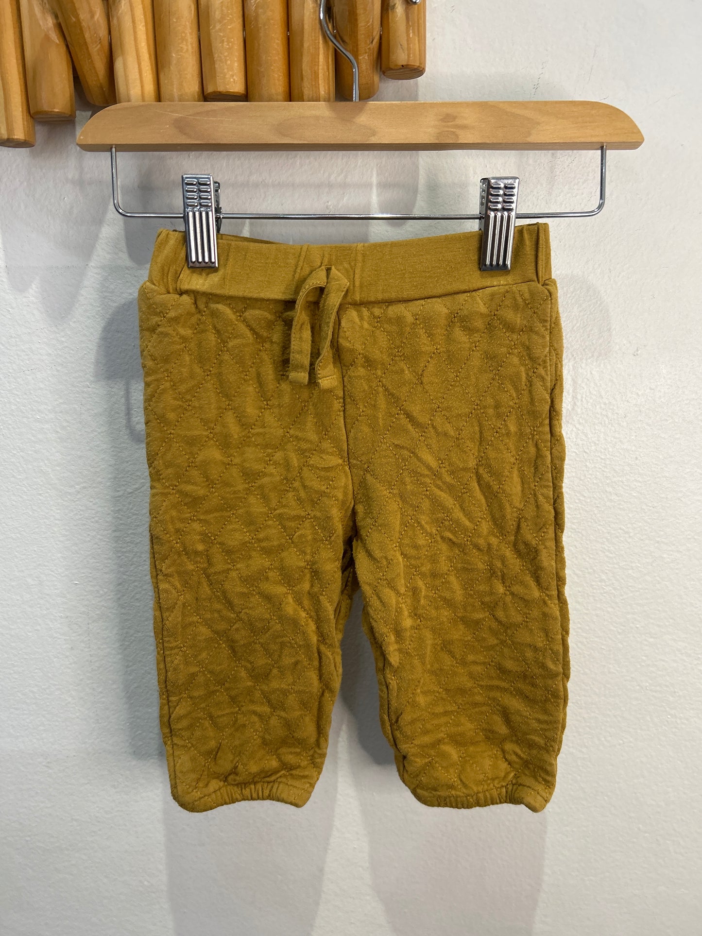Kate Quinn mustard pants 12-18m*
