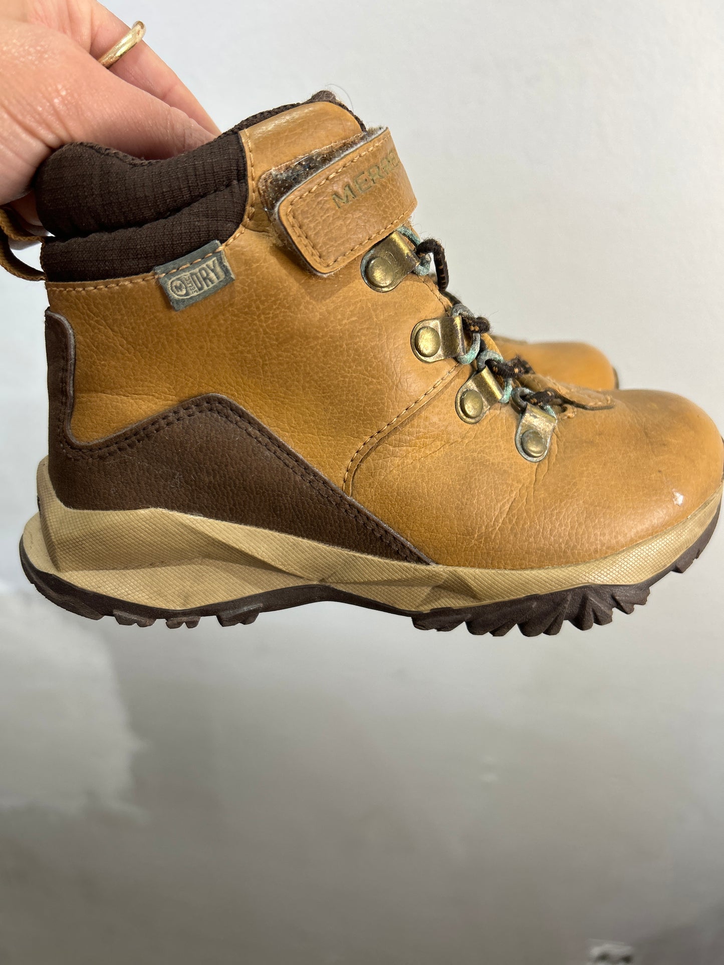 C10 Merrell hiking brown boots